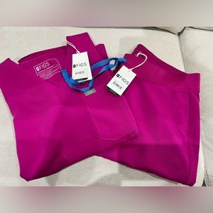 BNWT Figs Scrub set in Raspberry Sorbet. Large top/large petite joggers